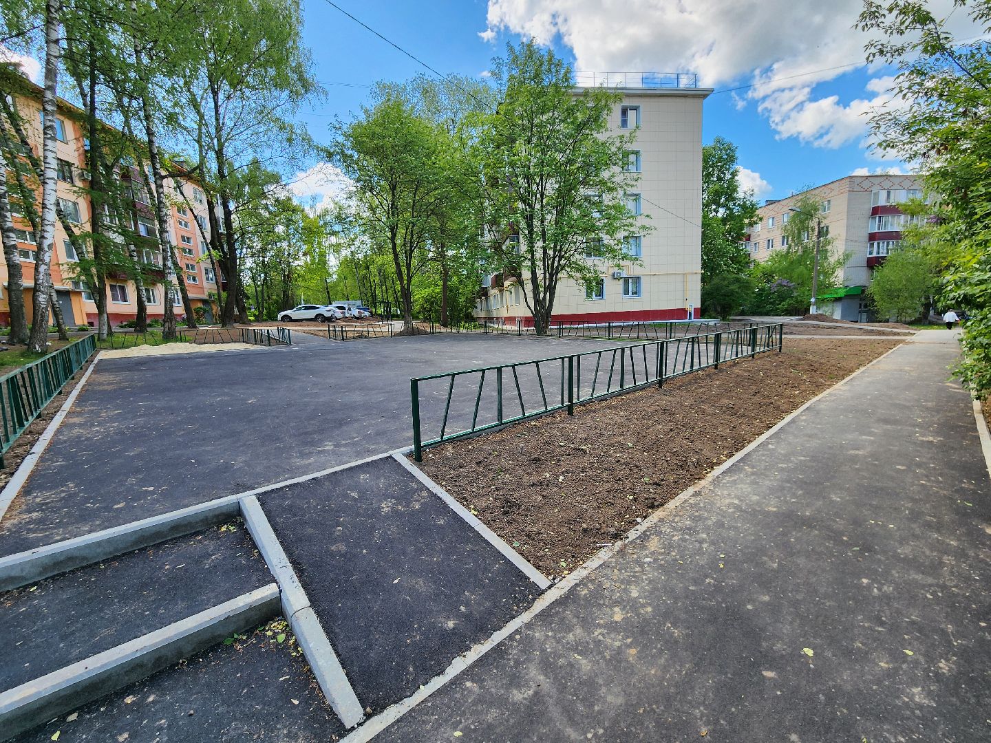 чехов, улица чехова, дворы, комплексное благоустройство, обновление, ремонт, парковки, проезды, пешеходные дорожки, спортивная площадка, зоны отдыха, скамейки, освещение, формирование комфортной городской среды,