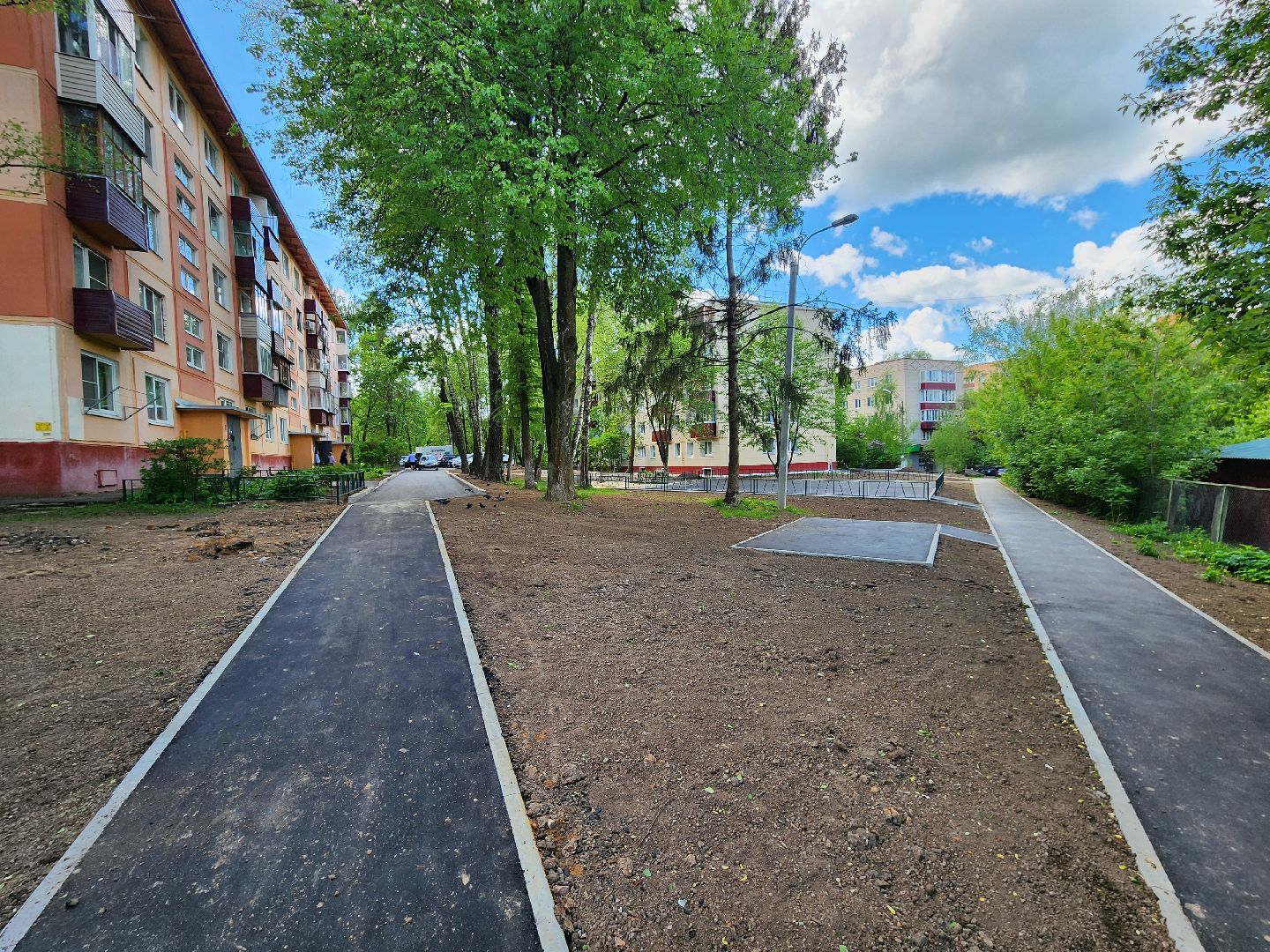 чехов, улица чехова, дворы, комплексное благоустройство, обновление, ремонт, парковки, проезды, пешеходные дорожки, спортивная площадка, зоны отдыха, скамейки, освещение, формирование комфортной городской среды,