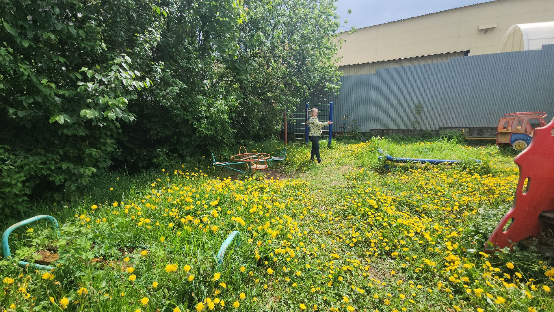 глава городского округа люберцы владимир волков, выездная администиация, просьба жителей, детская игровая площадка,