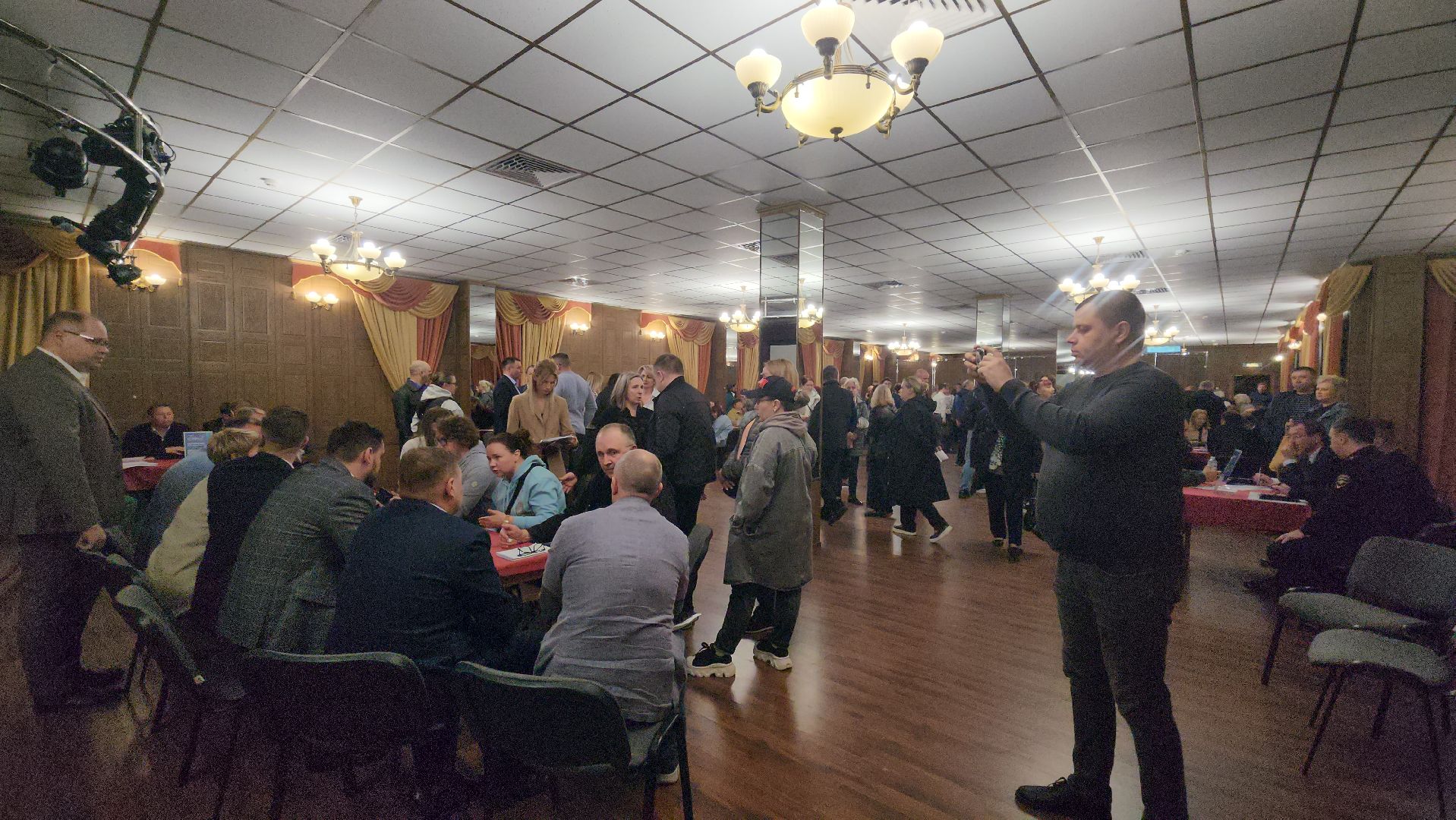 глава городского округа люберцы владимир волков, выездная администиация, просьба жителей, детская игровая площадка,