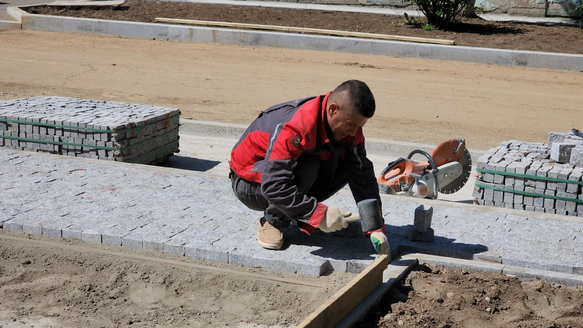 кашира, благоустройство, исторический центр, тротуарная плитка, сквер, бордюры, сухой фонтан,