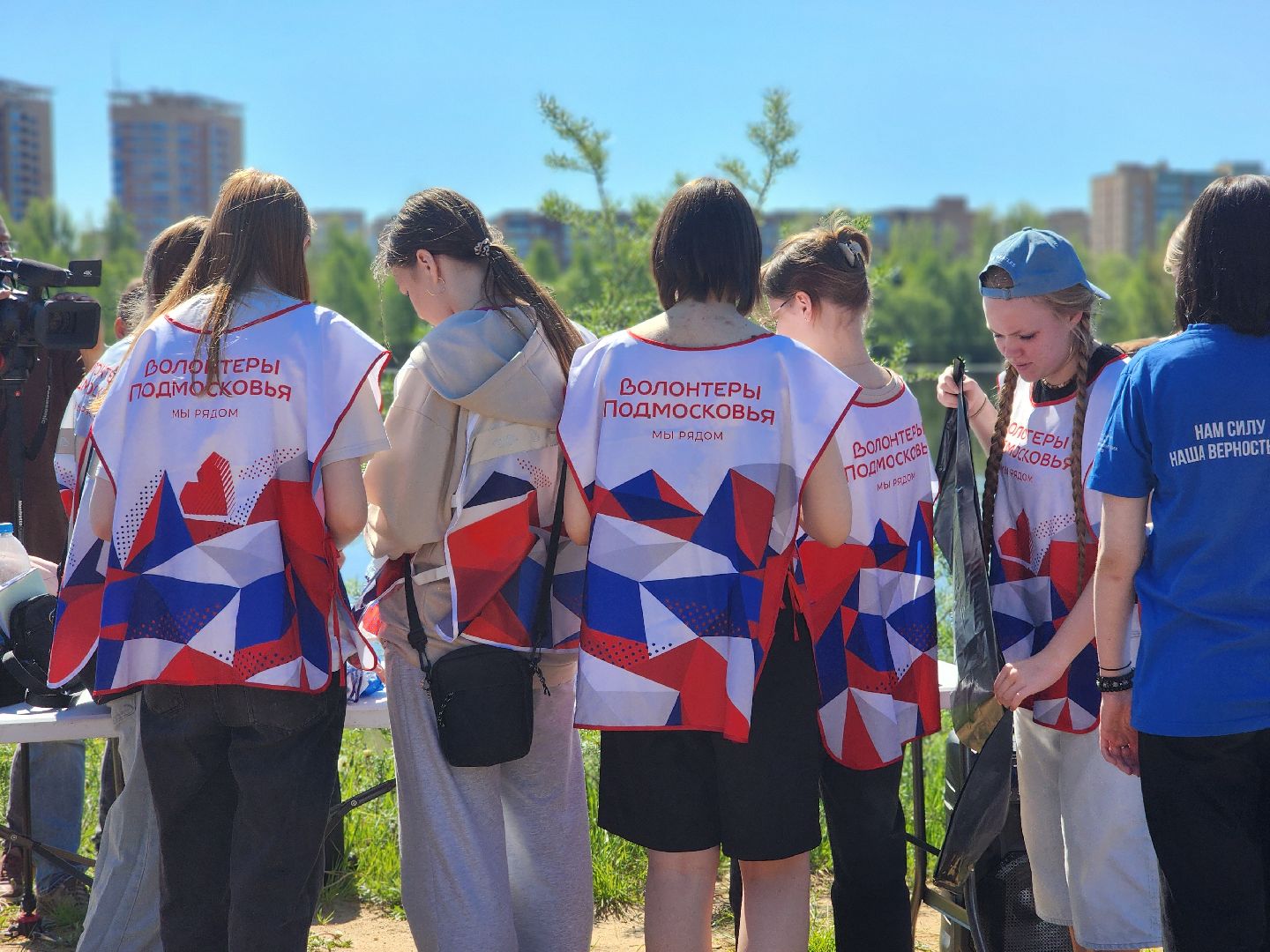 дубна, молодая гвардия, волонтеры подмосковья, субботник, день волги,