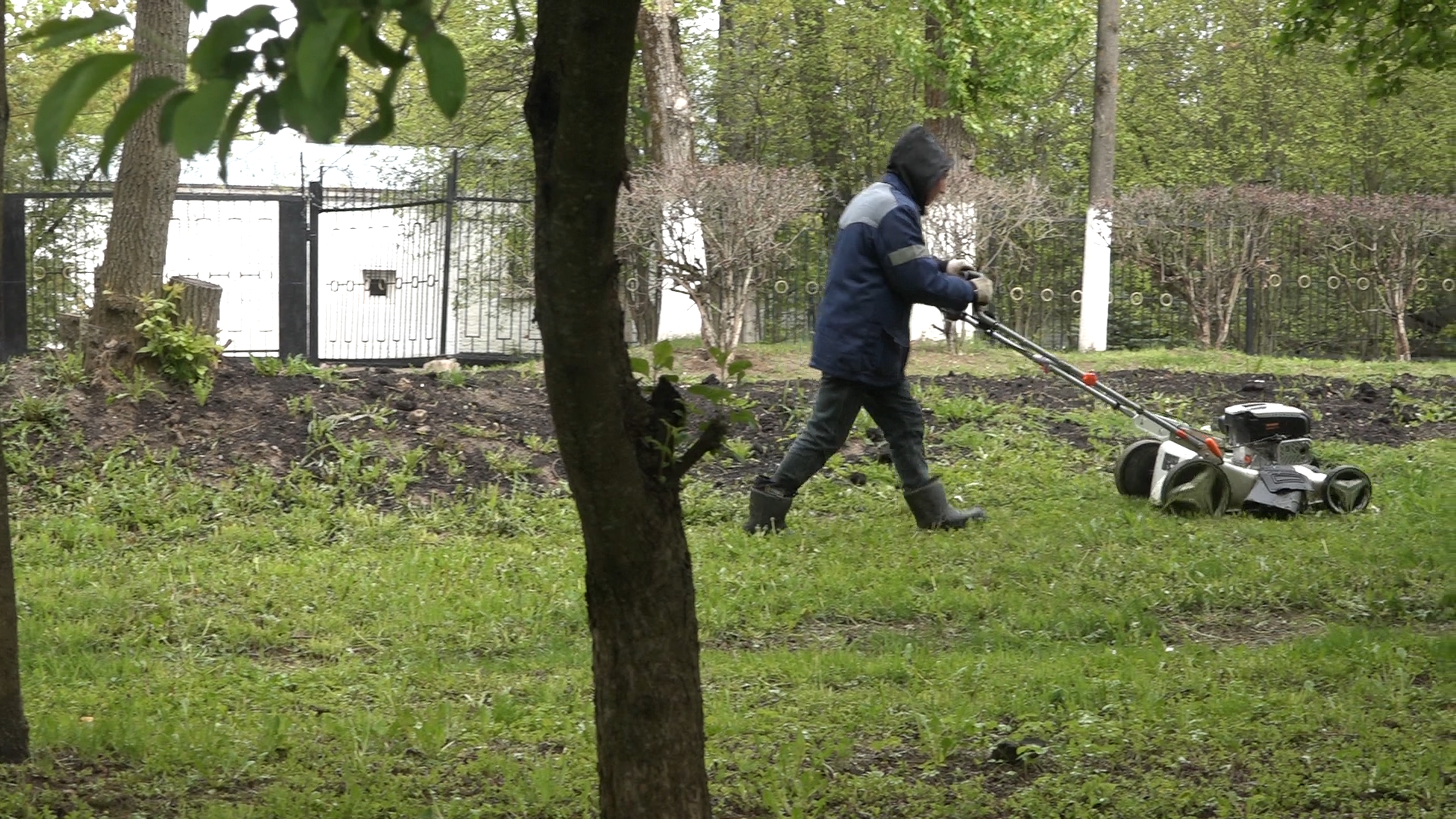благоустройство, детская площадка, спортивная площадка, власиха спортивный, уборка территории,