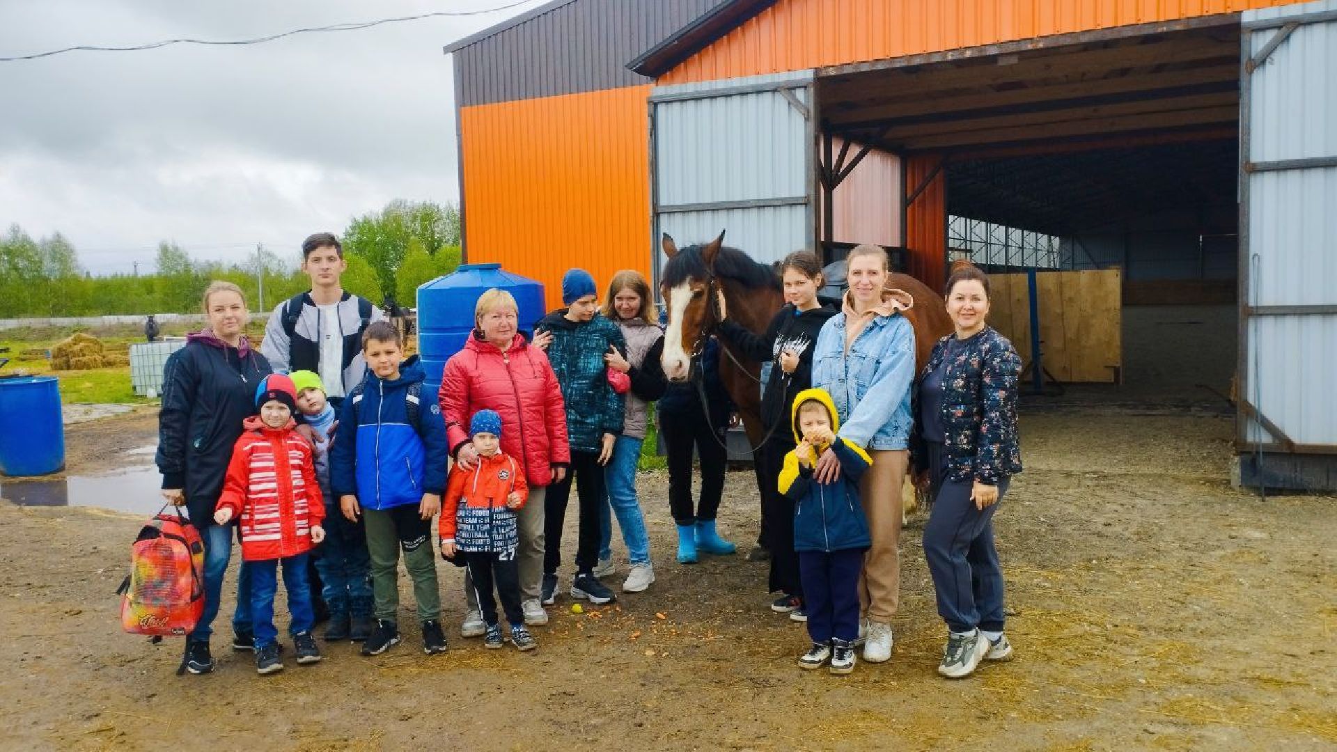 ивантеевка, центр социального обслуживания, иппотерапия, лошади, дети с овз, дети инвалиды,конный клуб,