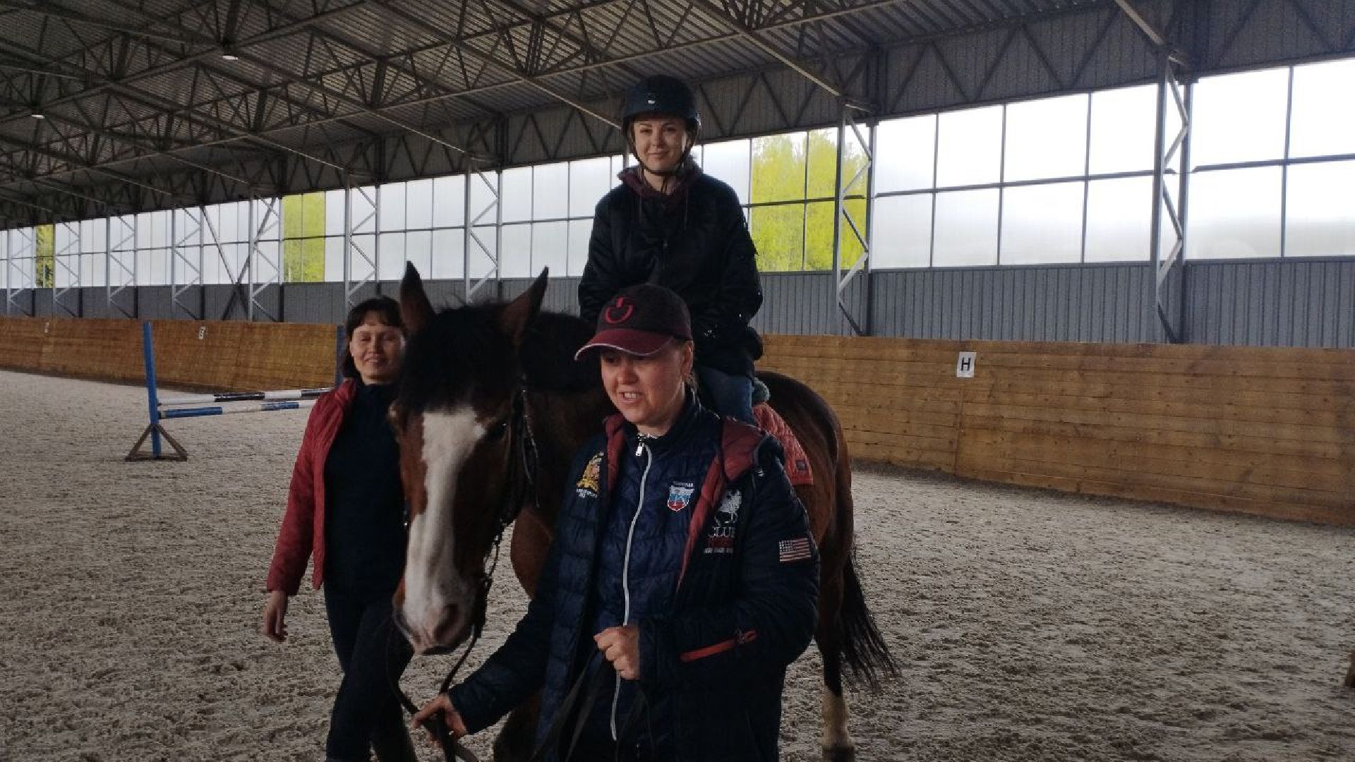 ивантеевка, центр социального обслуживания, иппотерапия, лошади, дети с овз, дети инвалиды,конный клуб,