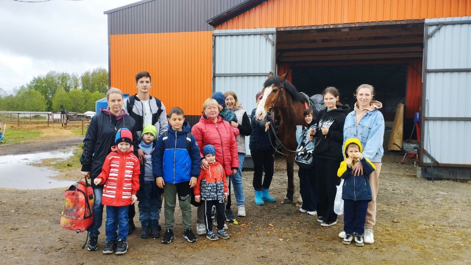 ивантеевка, центр социального обслуживания, иппотерапия, лошади, дети с овз, дети инвалиды,конный клуб,