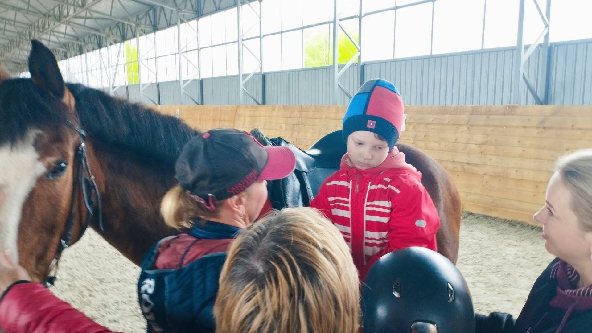 ивантеевка, центр социального обслуживания, иппотерапия, лошади, дети с овз, дети инвалиды,конный клуб,