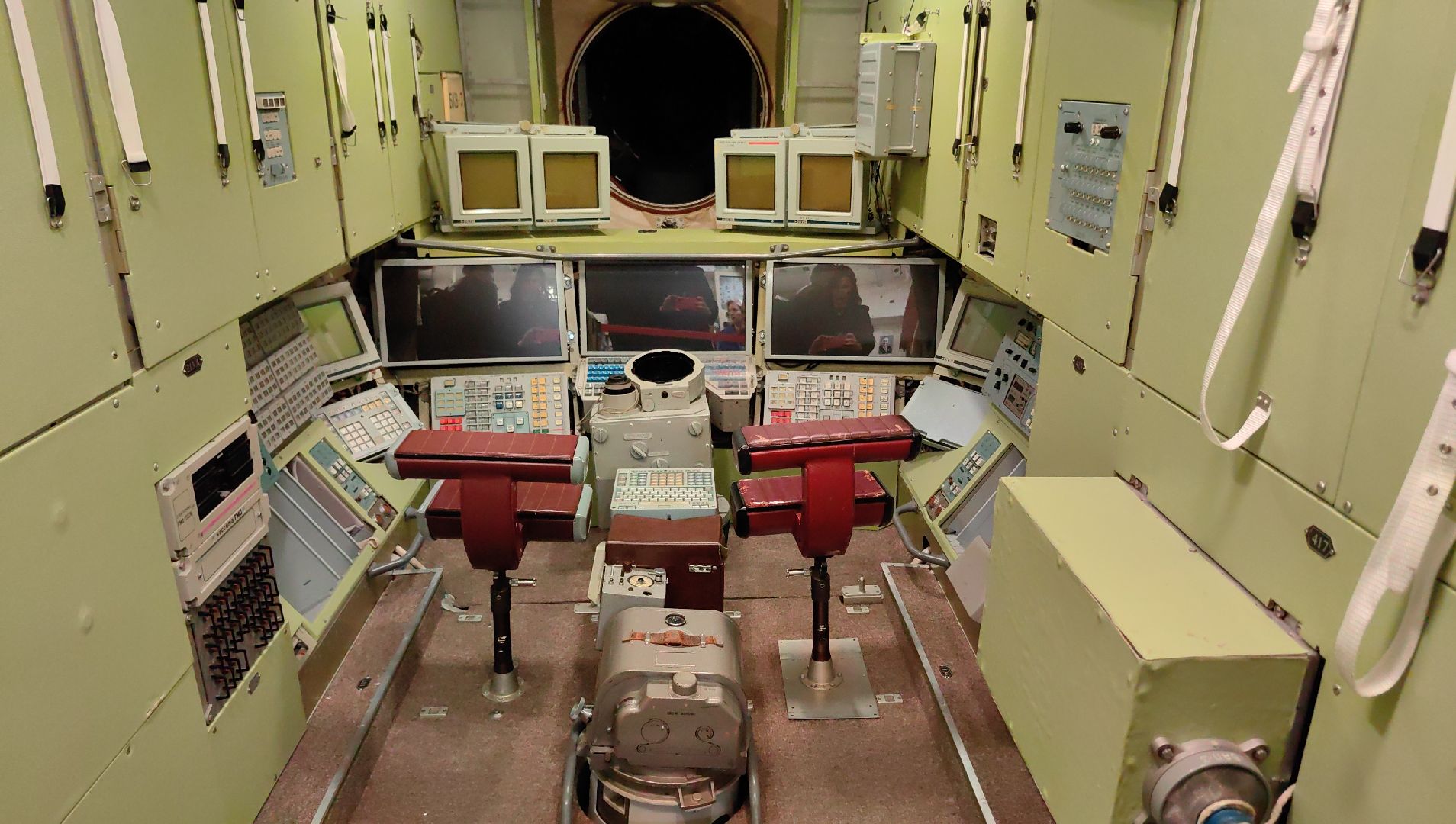 сурдокамера, спускаемый аппарат, капсула, Центр подготовки космонавтов, центрифуга, невесомость,