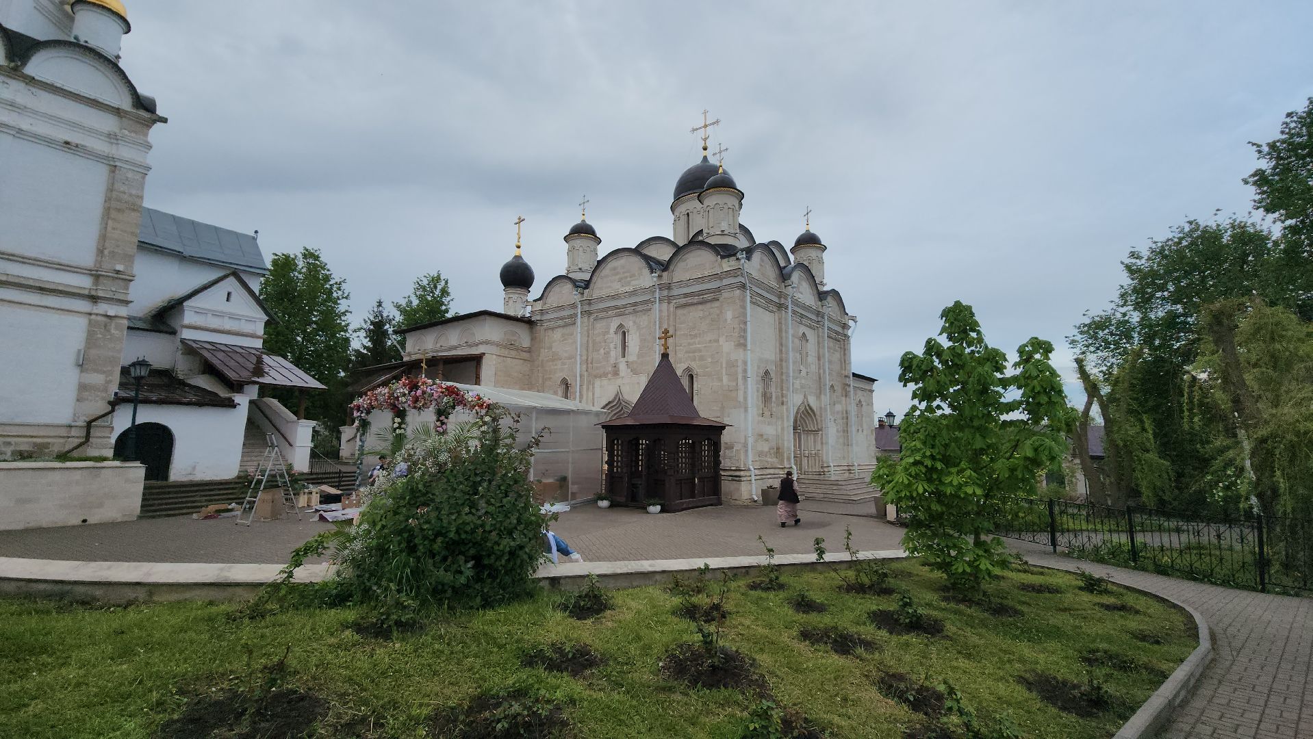 серпухов, владычная слобода, женский монастырь, монастыринг, туризм в монастыре, улица октябрьская,