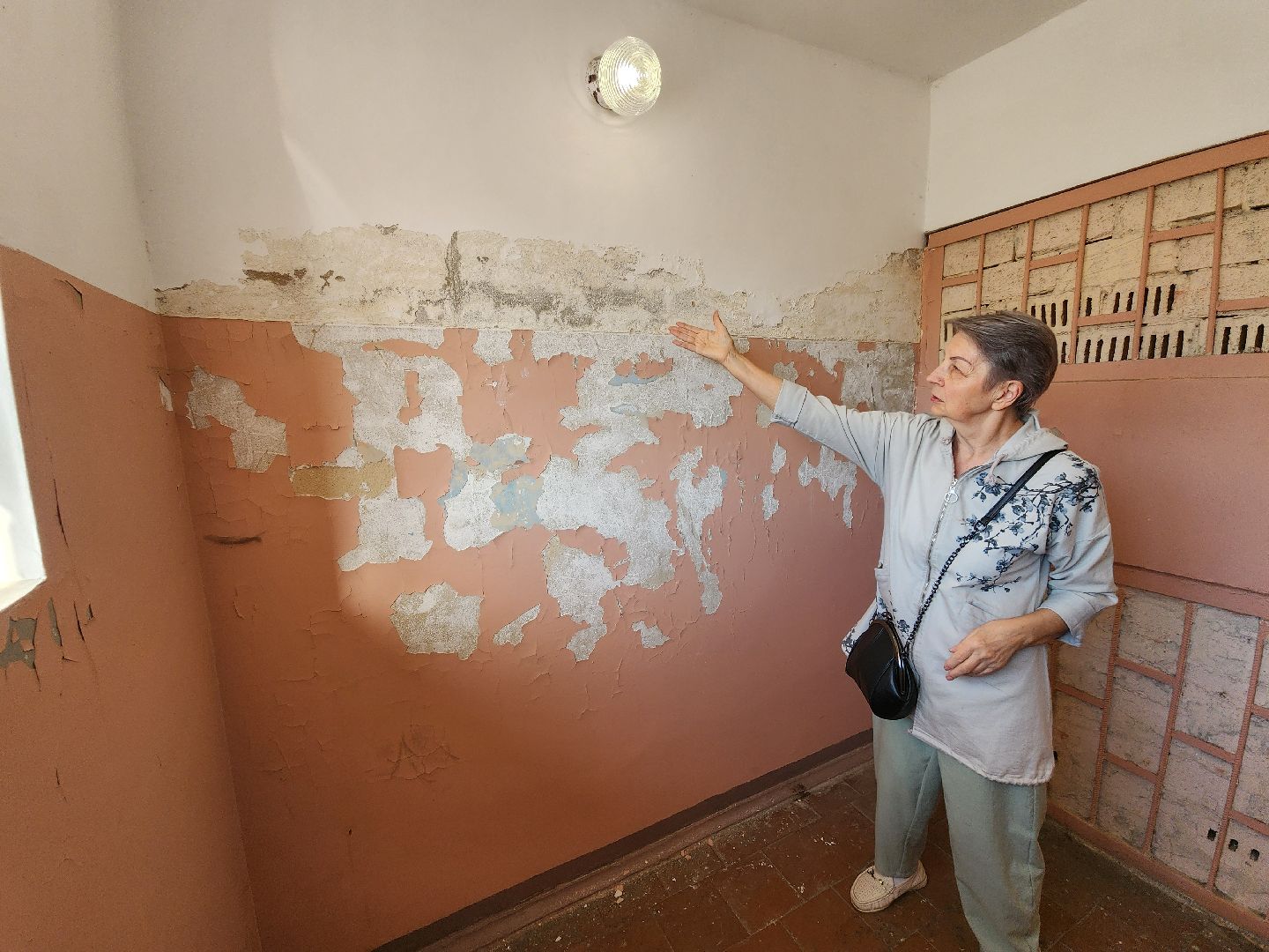 чехов, выездная администрация, встреча с жителями, обращения граждан, улица чехова, жилой дом, ремонт в подъезде, уборка в подъезде, содержание жилого дома, мбу чеховское благоустройство, глава округа михаил собакин,