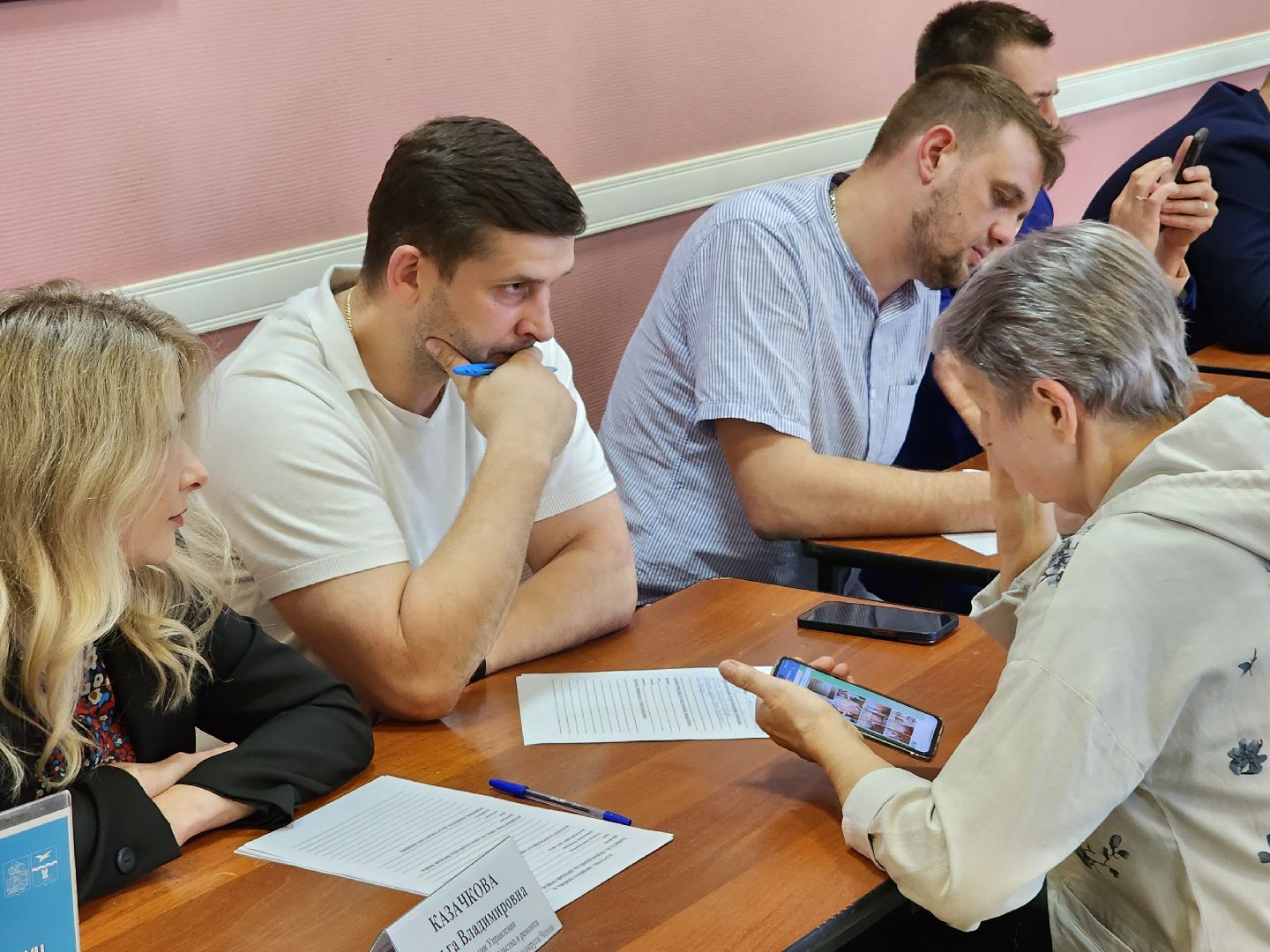 чехов, выездная администрация, встреча с жителями, обращения граждан, улица чехова, жилой дом, ремонт в подъезде, уборка в подъезде, содержание жилого дома, мбу чеховское благоустройство, глава округа михаил собакин,