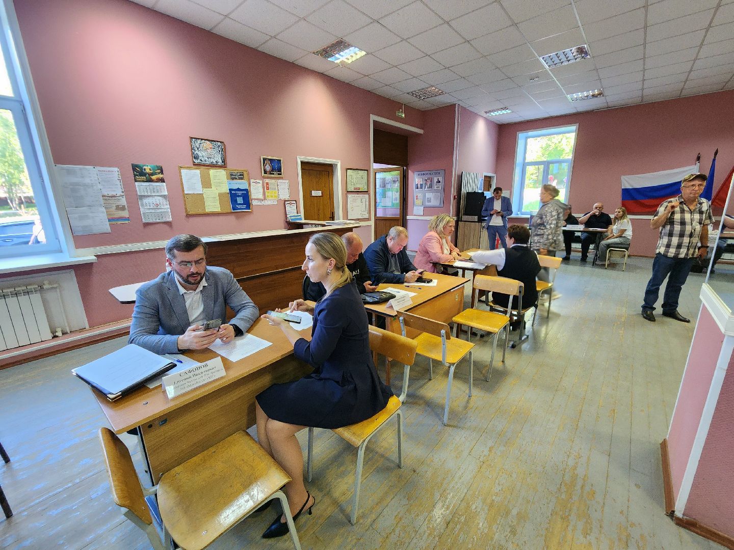 чехов, выездная администрация, встреча с жителями, обращения граждан, улица чехова, жилой дом, ремонт в подъезде, уборка в подъезде, содержание жилого дома, мбу чеховское благоустройство, глава округа михаил собакин,