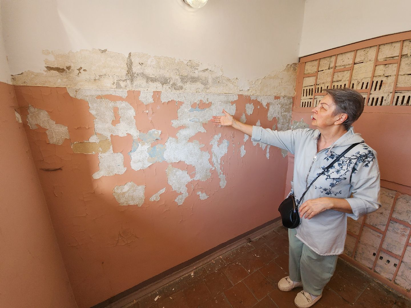 чехов, выездная администрация, встреча с жителями, обращения граждан, улица чехова, жилой дом, ремонт в подъезде, уборка в подъезде, содержание жилого дома, мбу чеховское благоустройство, глава округа михаил собакин,