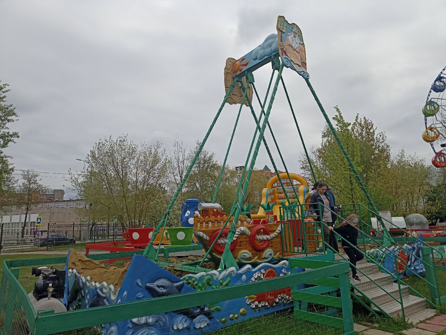 Серпухов, Подмосковье, дети, парк, аттракционы, весна, семья