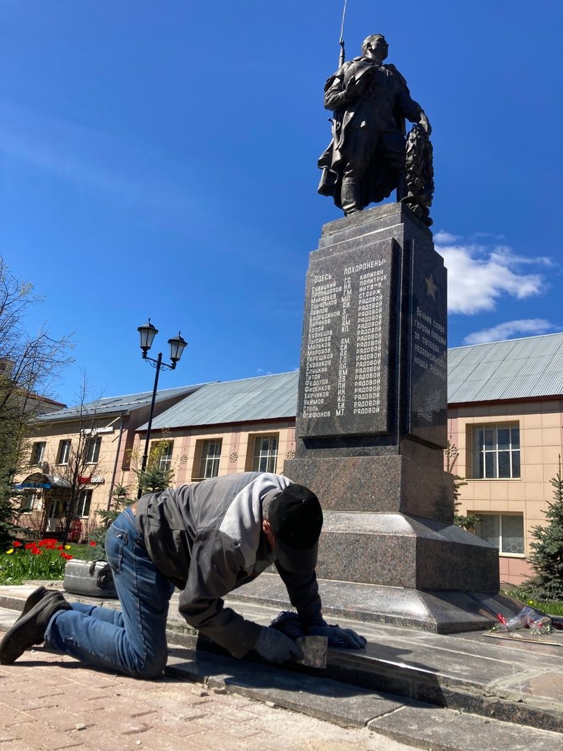 Солнечногорск, Советская площадь, братская могила, 9 мая, памятник