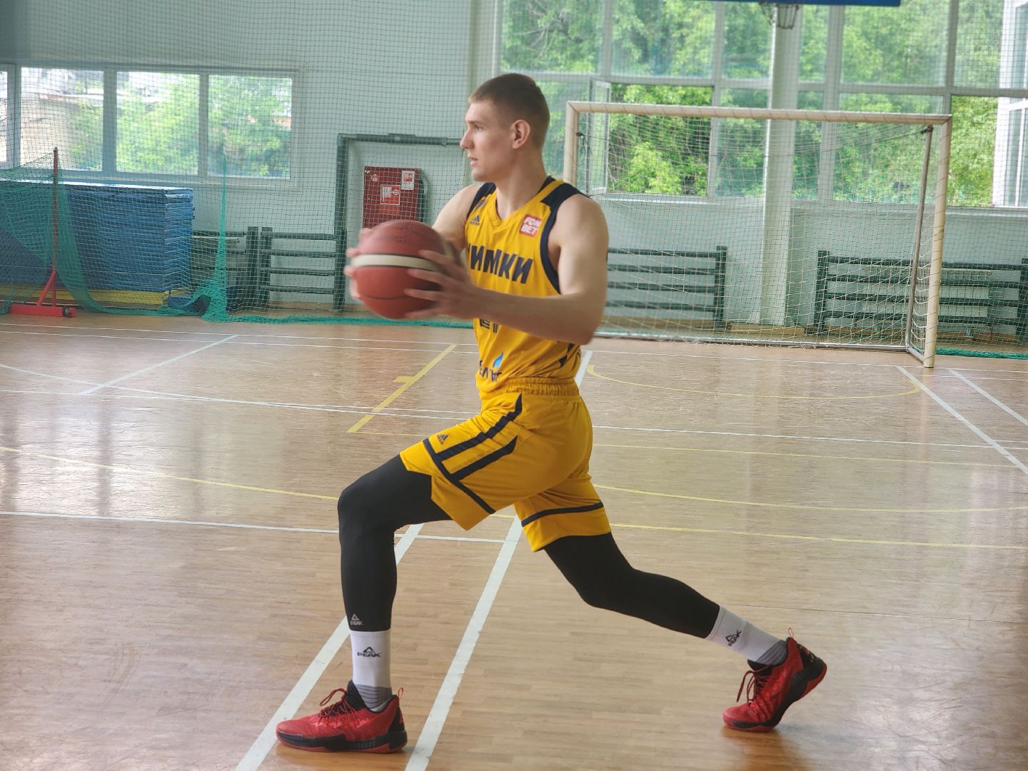 королёв, профессиональный баскетбол, стадион металлист в королеве, кирилл попов,