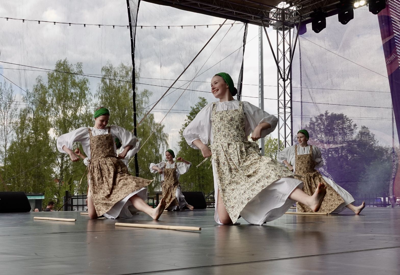 город танцует в парках, танцы, егор дружинин, мособлпарк, сергиев посад, скитские пруды , сергиево-посадский городской округ, парки подмосковья, парки мо,