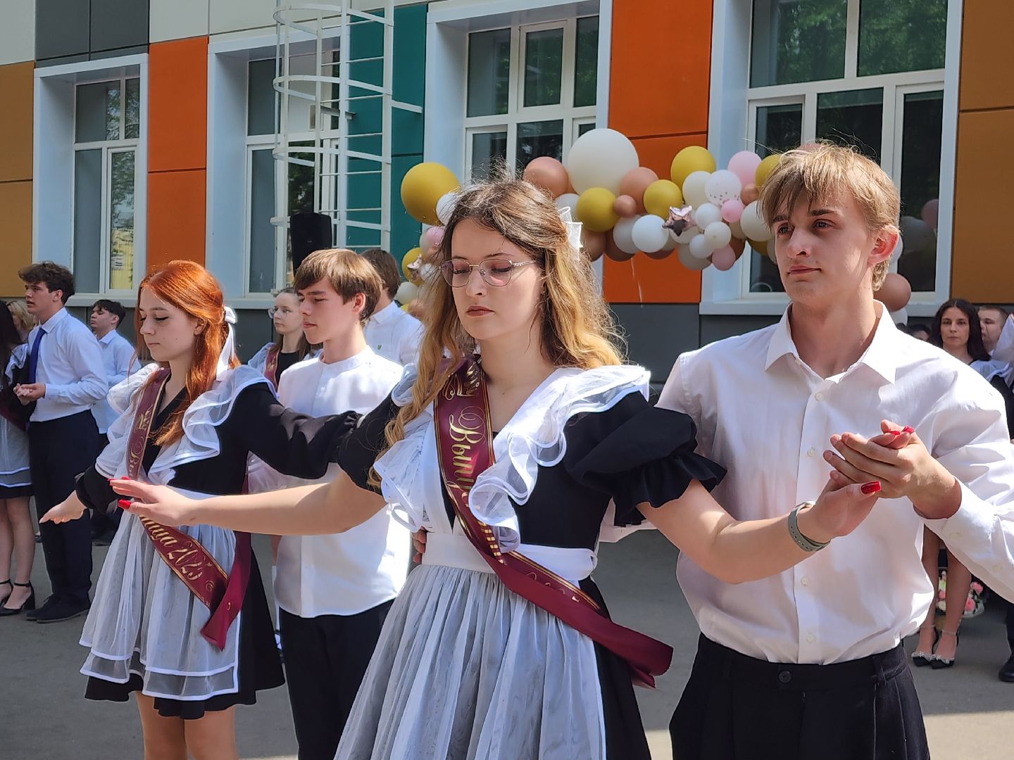 городской округ пушкинский, красноармейск, центр образования, последний звонок 11 класс,