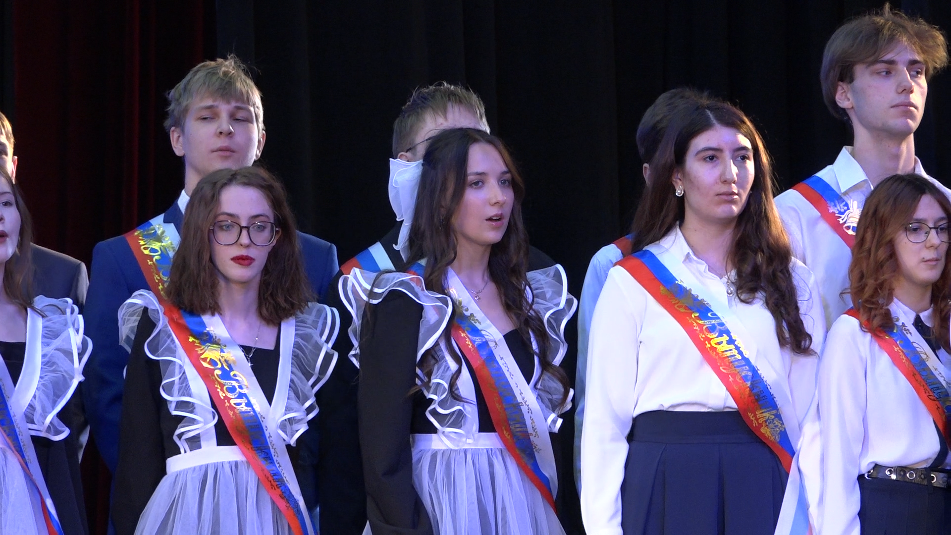 последний звонок 11 класс, школа имени попова, власиха поповка, школа попова валсиха,