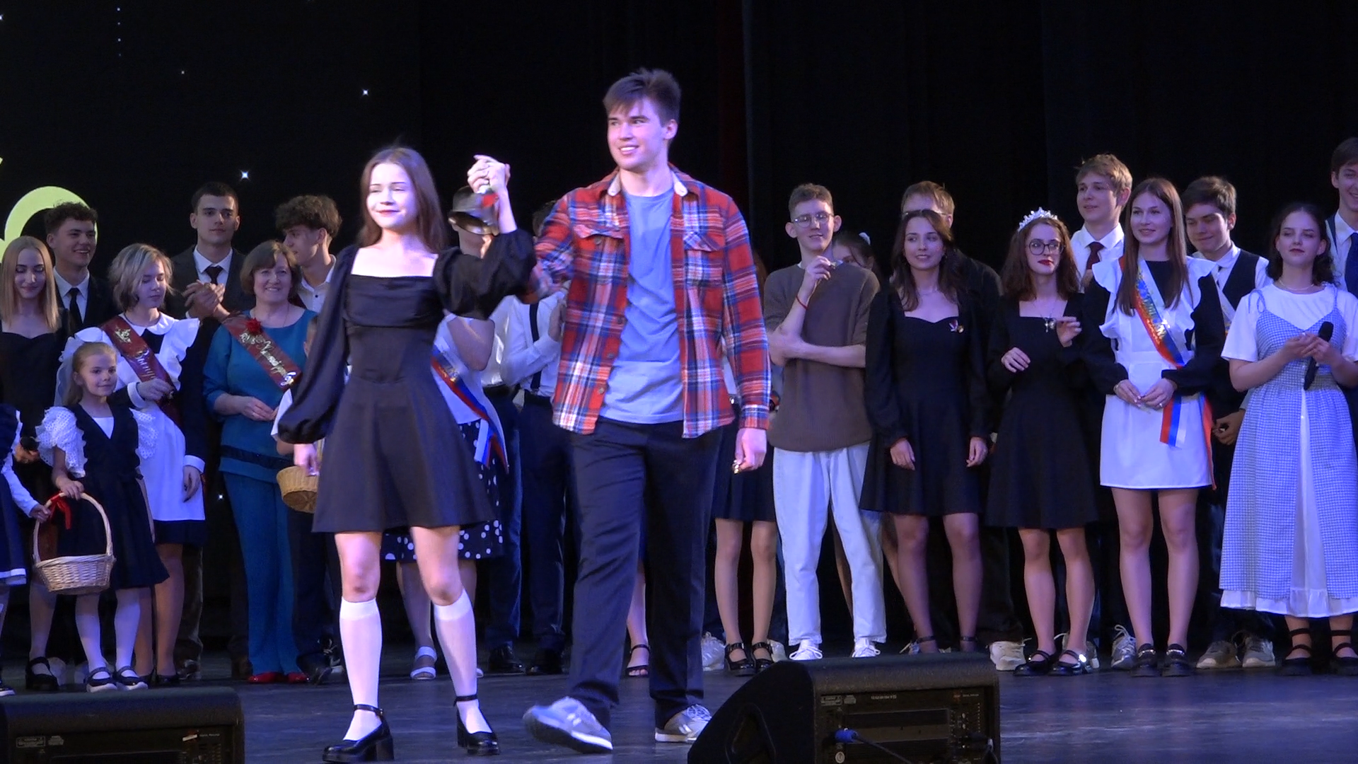 последний звонок 11 класс, школа имени попова, власиха поповка, школа попова валсиха,