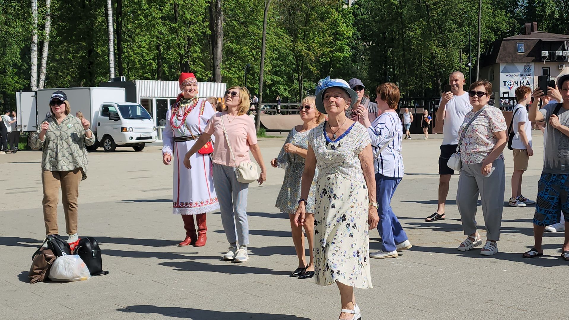 праздник в парке, национальные блюда, национальные костюмы, благотворительая акция, помощь бойцам сво,