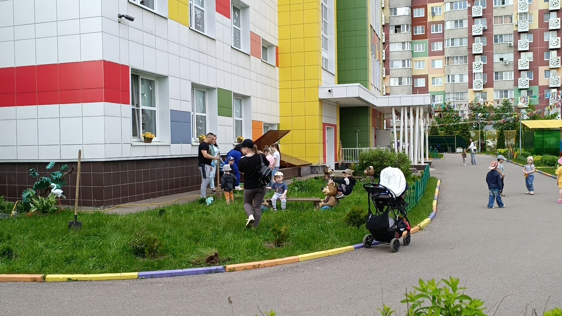 посадка деревьев, лобня, дети,