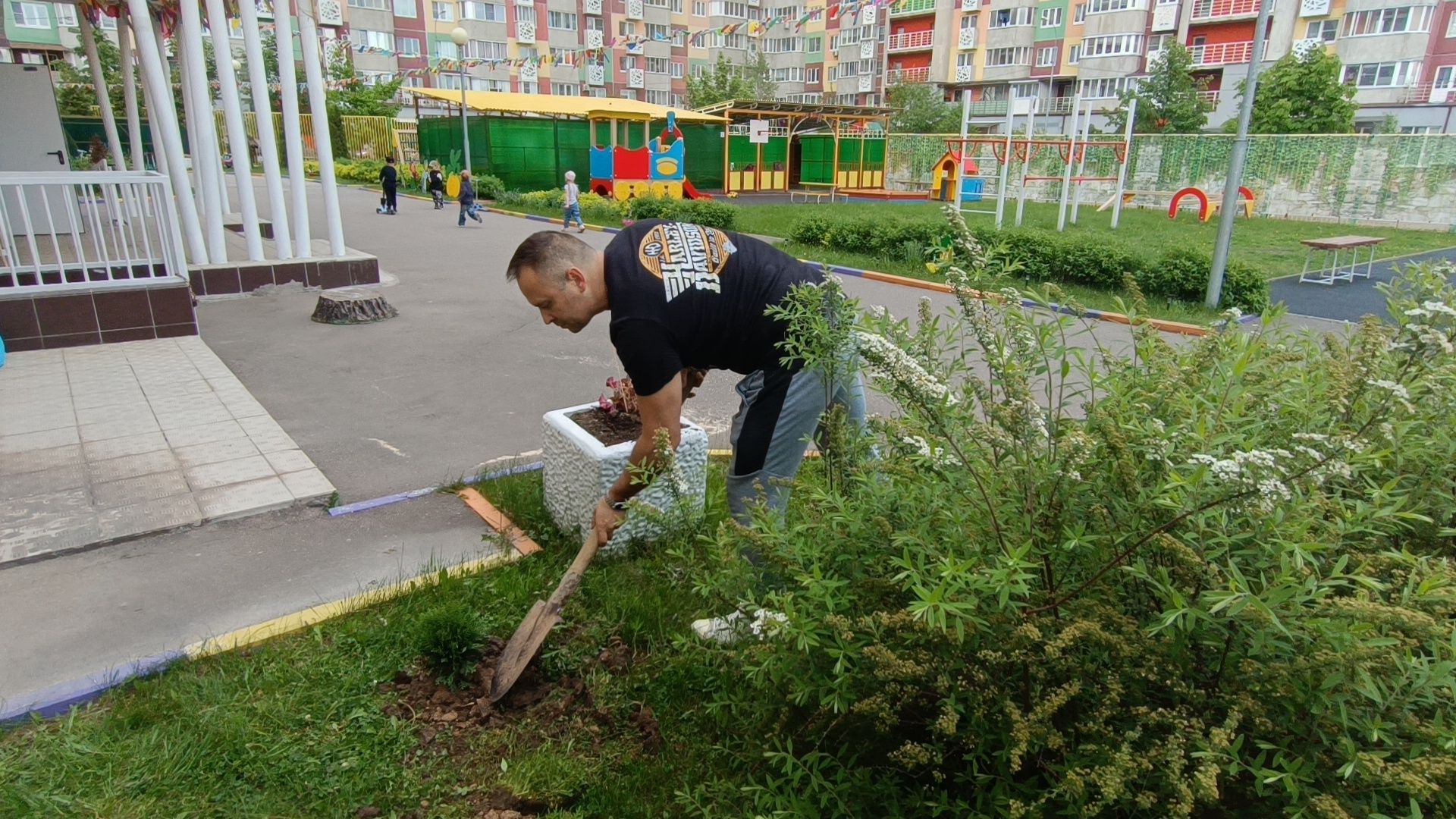 посадка деревьев, лобня, дети,