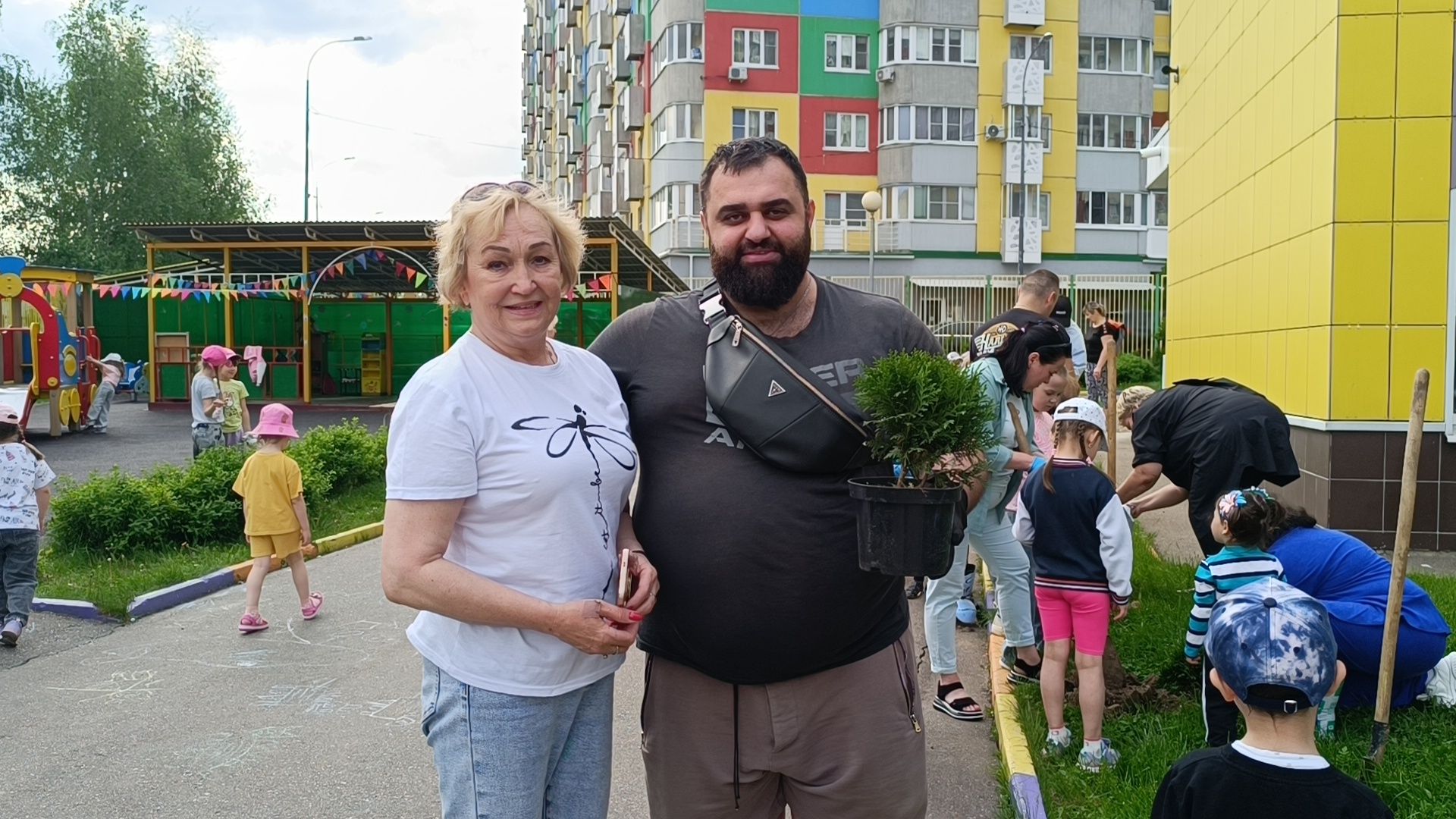 посадка деревьев, лобня, дети,