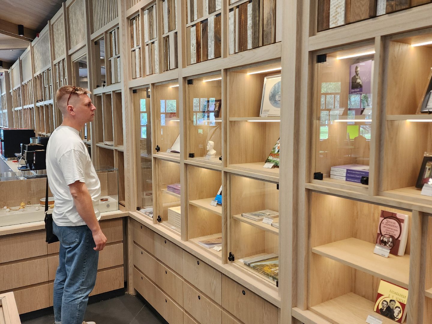 чехов, село мелихово, музей-заповедник, реконструкция, благоустройство, новый главный вход, визит-центр, билетные кассы, мини-кафе, зона ожидания, терминалы, сувенирный и книжный магазин, губернатор московской области,