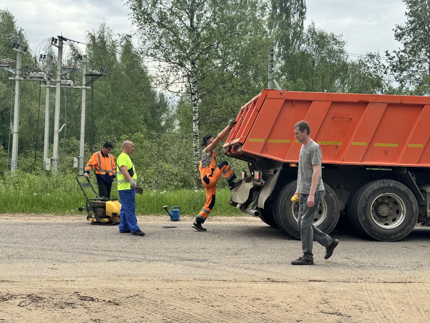 шаховская, ямочный ремон, ямочный ремонт дорог, коммунальная служба,
