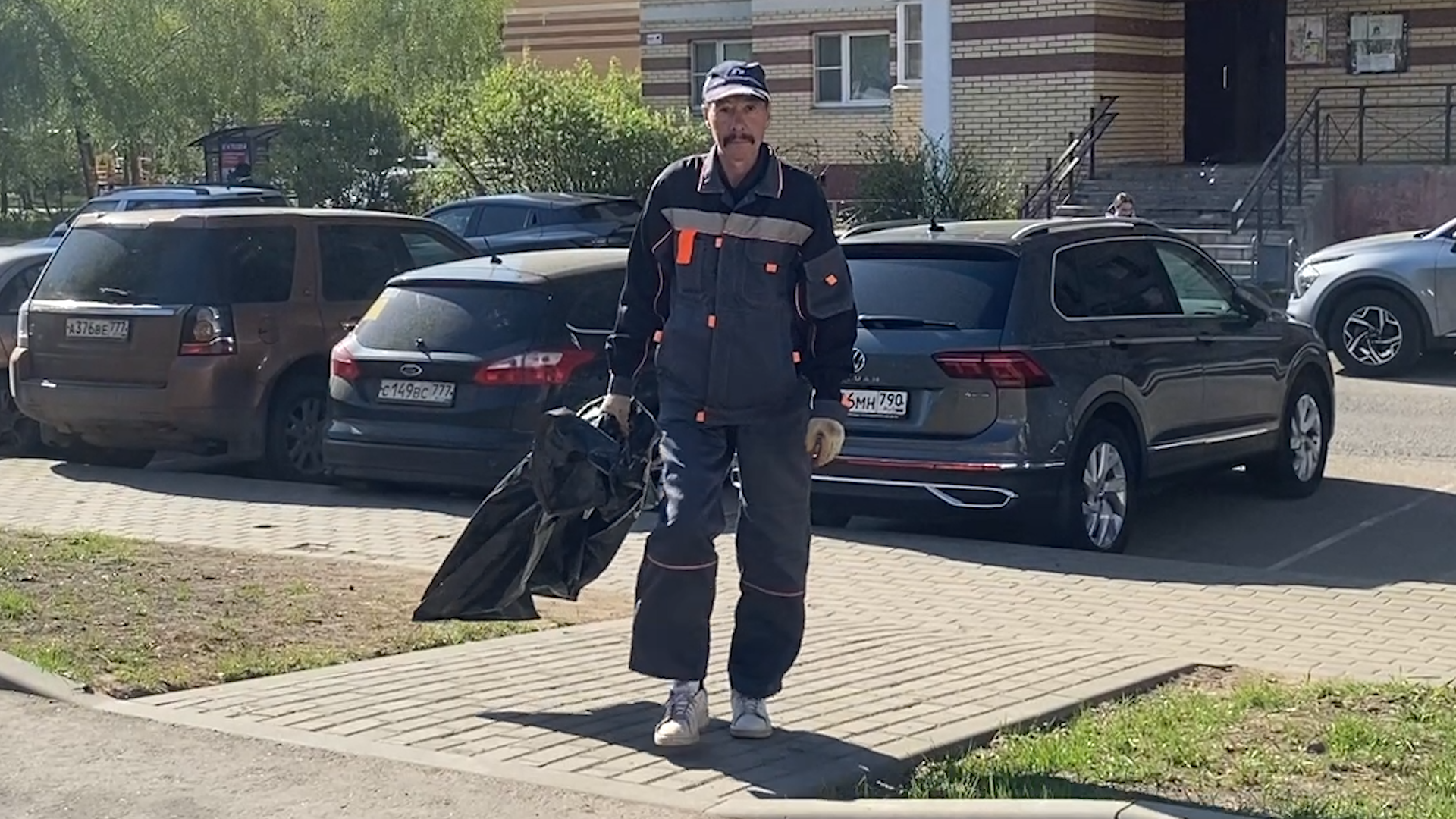 уборка территории, микрорайон школьный власиха, микрорайон тополек власиха, содержание территории,