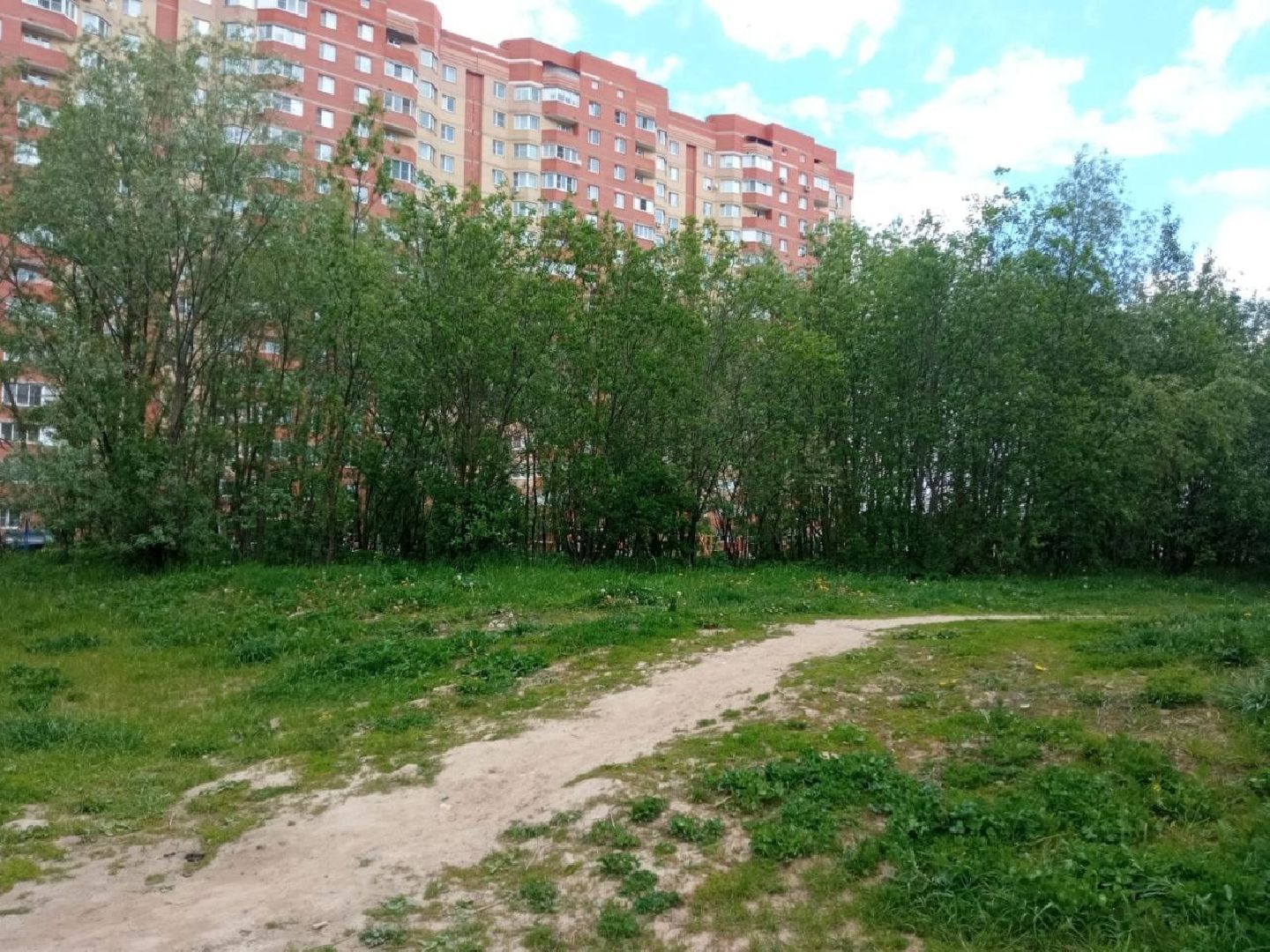 уборка территории, микрорайон школьный власиха, микрорайон тополек власиха, содержание территории,