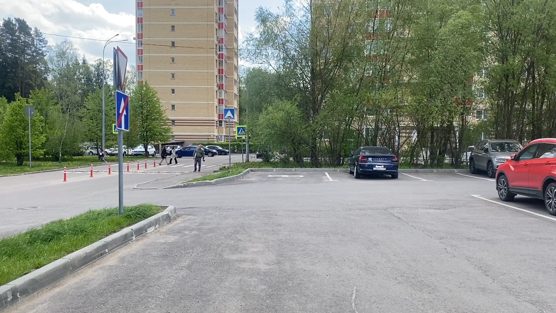 уборка территории, микрорайон школьный власиха, микрорайон тополек власиха, содержание территории,