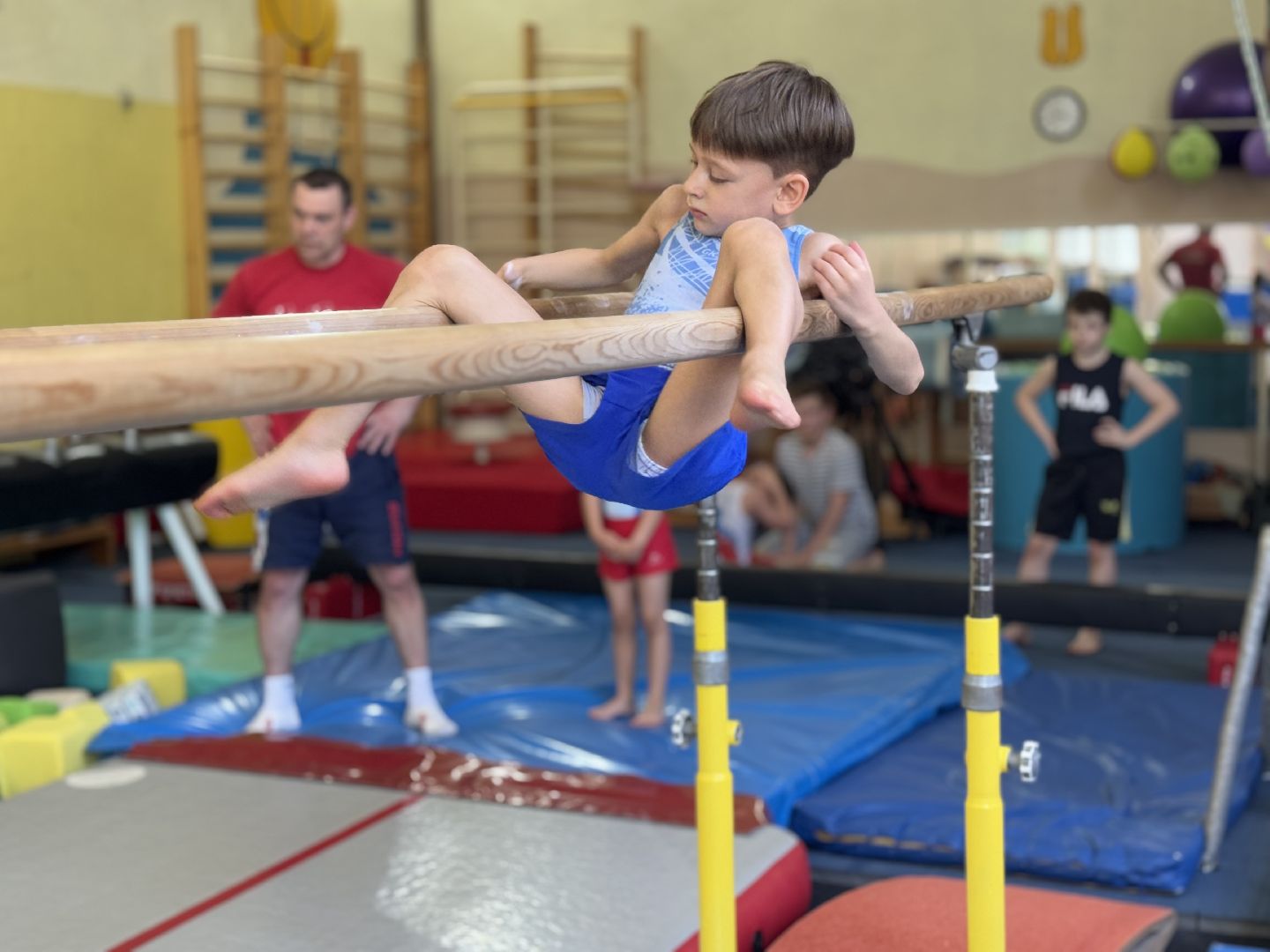 спортивная гимнастика, балашиха, книга рекордов россии, марк маилян, центр гимнастики смайл,