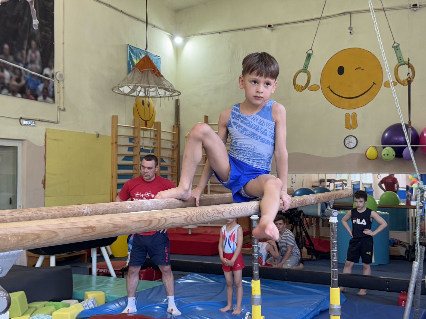 спортивная гимнастика, балашиха, книга рекордов россии, марк маилян, центр гимнастики смайл,