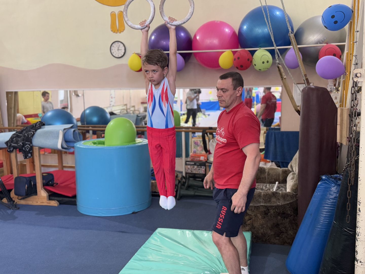 спортивная гимнастика, балашиха, книга рекордов россии, марк маилян, центр гимнастики смайл,