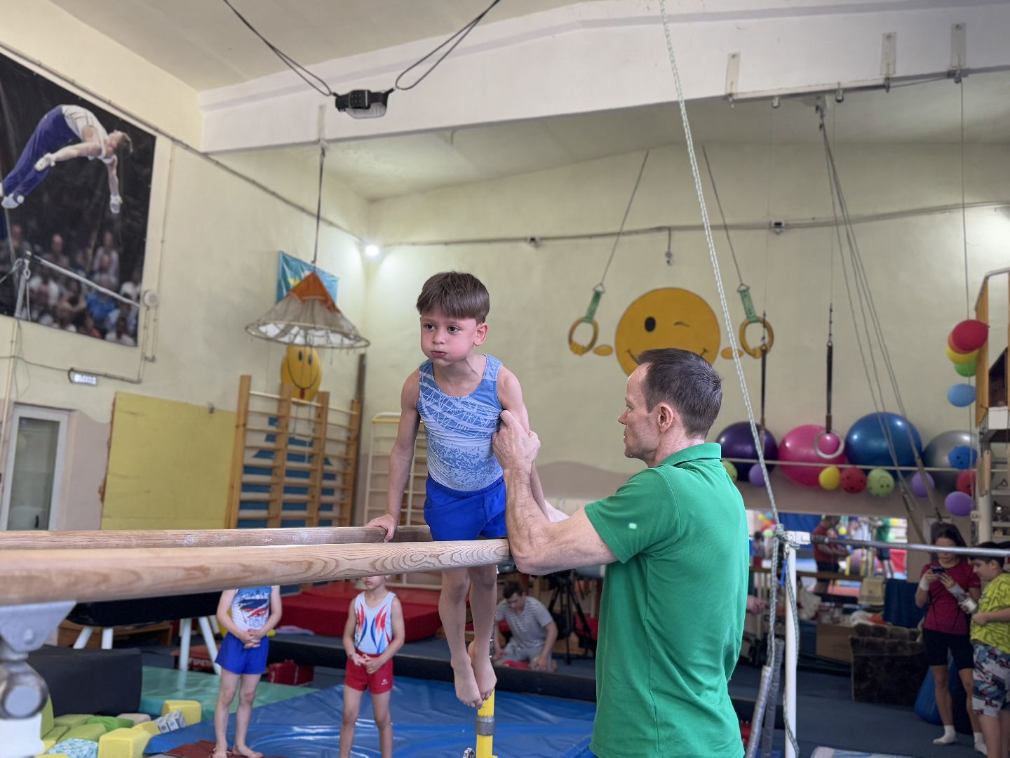 спортивная гимнастика, балашиха, книга рекордов россии, марк маилян, центр гимнастики смайл,