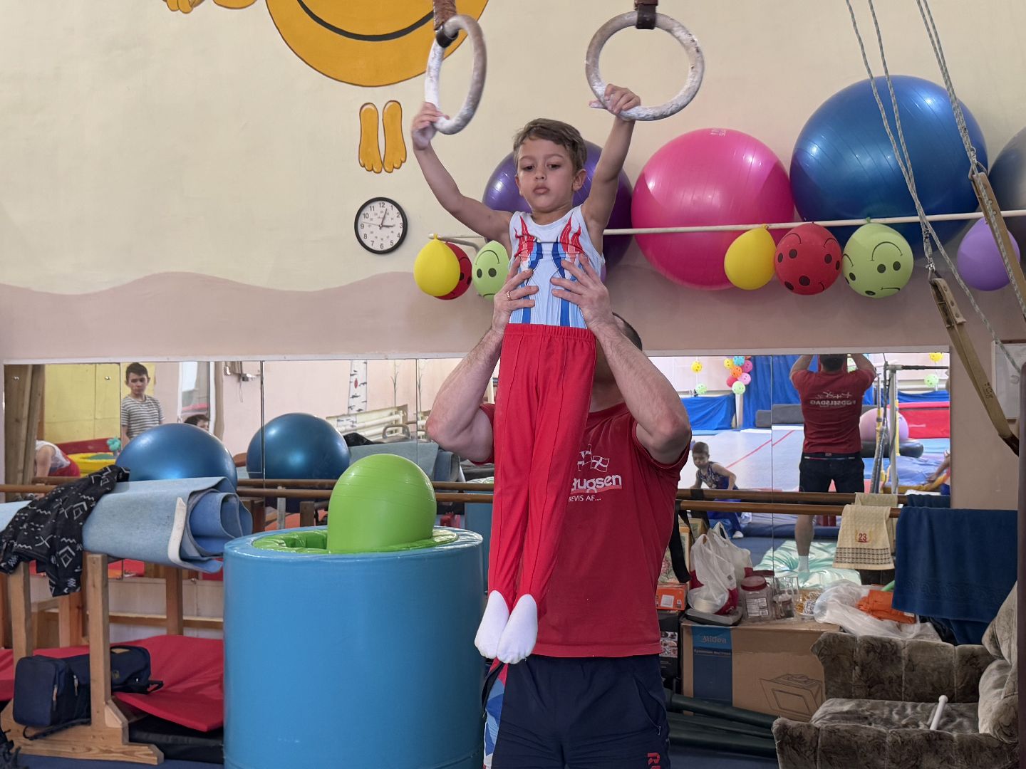 спортивная гимнастика, балашиха, книга рекордов россии, марк маилян, центр гимнастики смайл,