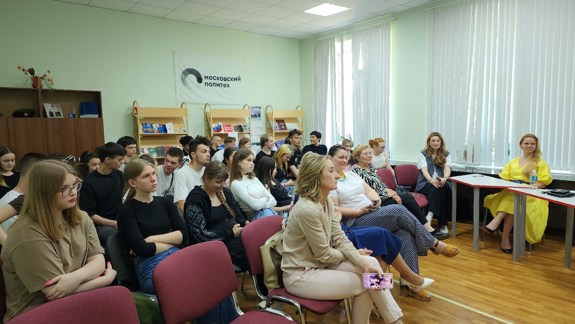 ивантеевка, студенты, креативная индустрия, нежный бизнес, круглый стол, поддержка бизнеса, новые практики, молодежь, решение проблем,вертикалки,