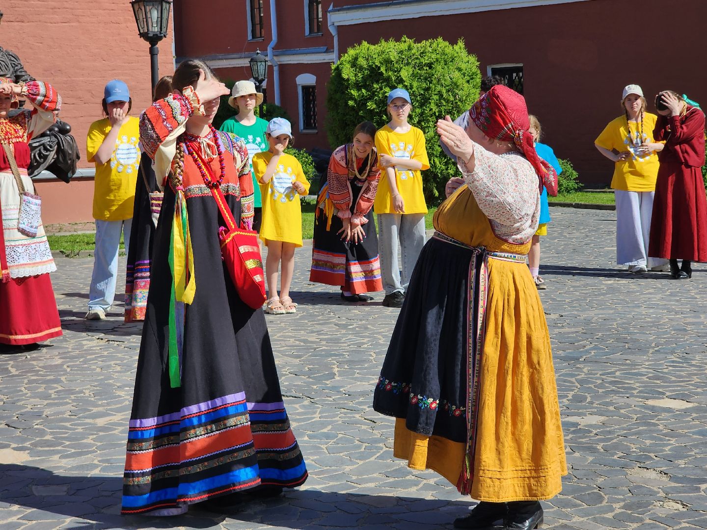 сергиев посад, сергиево-посадский музей-заповедник, конный двор, живая родина, фольклорный фестиваль,
