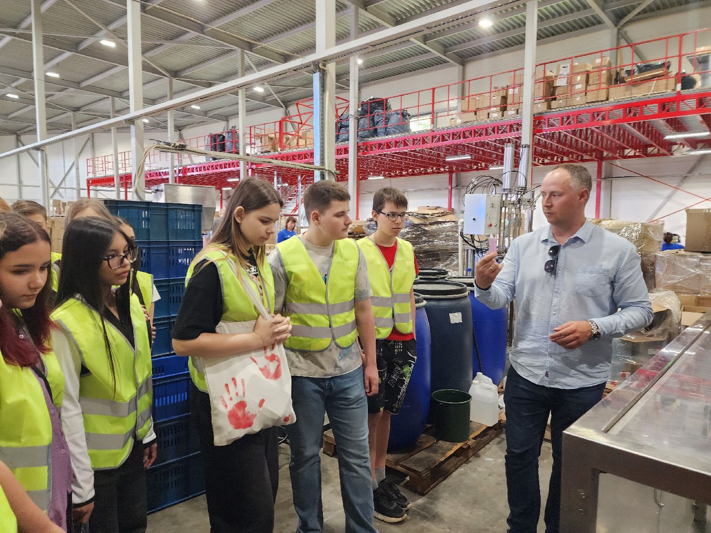 красноармейск, городской округ пушкинский, экскурсия для школьников, производство бытовой химии,