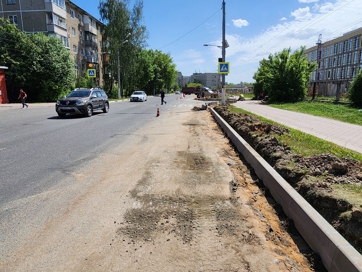 чехов, улица мира,  ремонт дороги, строительство тротуара, дорожные работы, парковки,  автостоянка, детская поликлиника, чеховская больница, госпрограмма московской области, благоустройство,