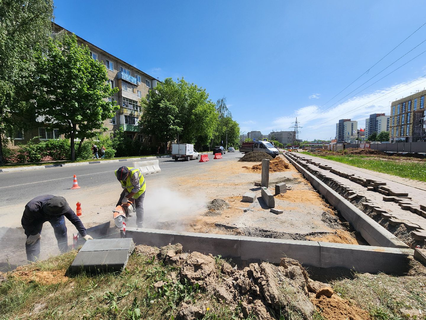 чехов, улица мира,  ремонт дороги, строительство тротуара, дорожные работы, парковки,  автостоянка, детская поликлиника, чеховская больница, госпрограмма московской области, благоустройство,