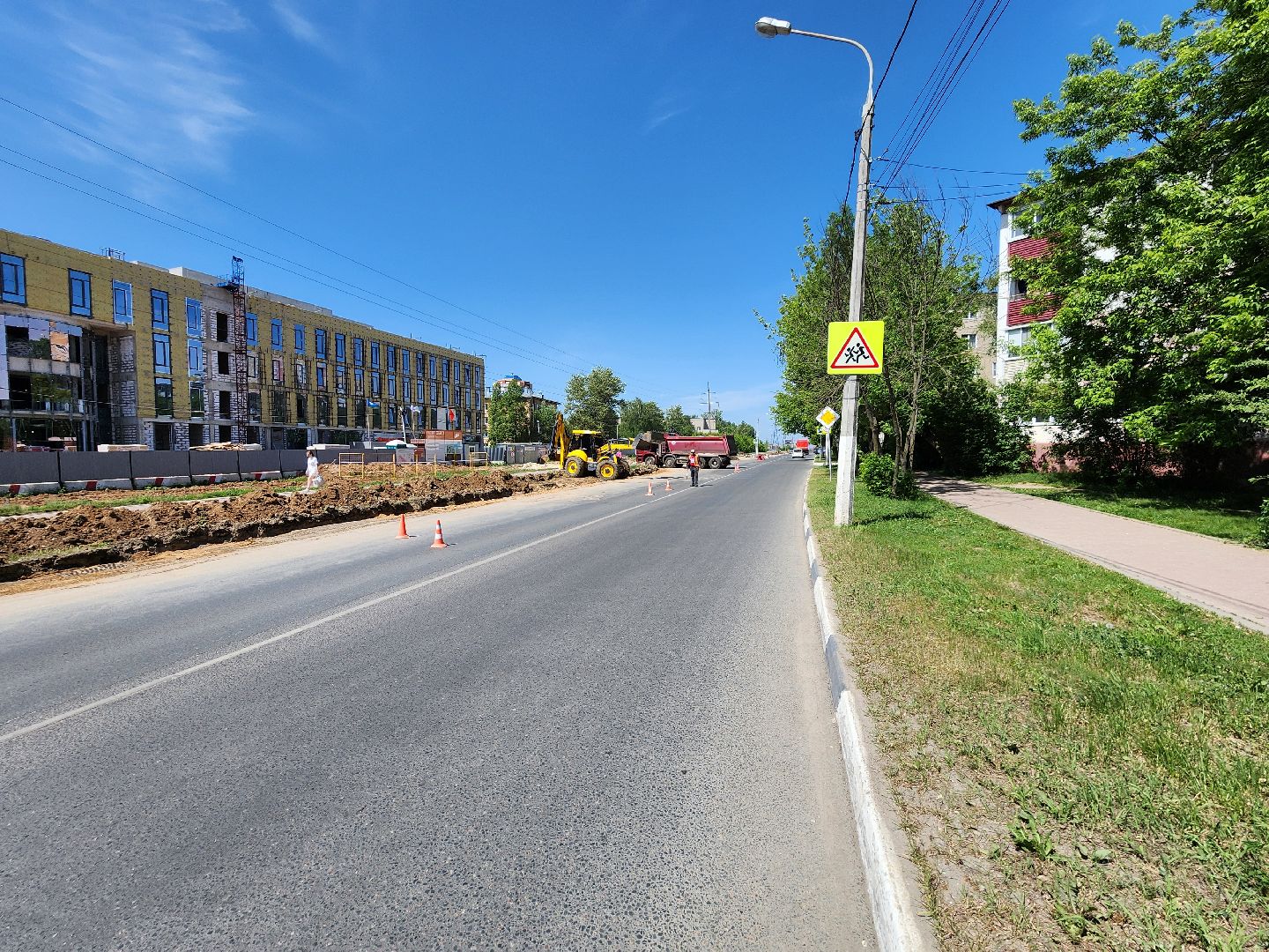 чехов, улица мира,  ремонт дороги, строительство тротуара, дорожные работы, парковки,  автостоянка, детская поликлиника, чеховская больница, госпрограмма московской области, благоустройство,