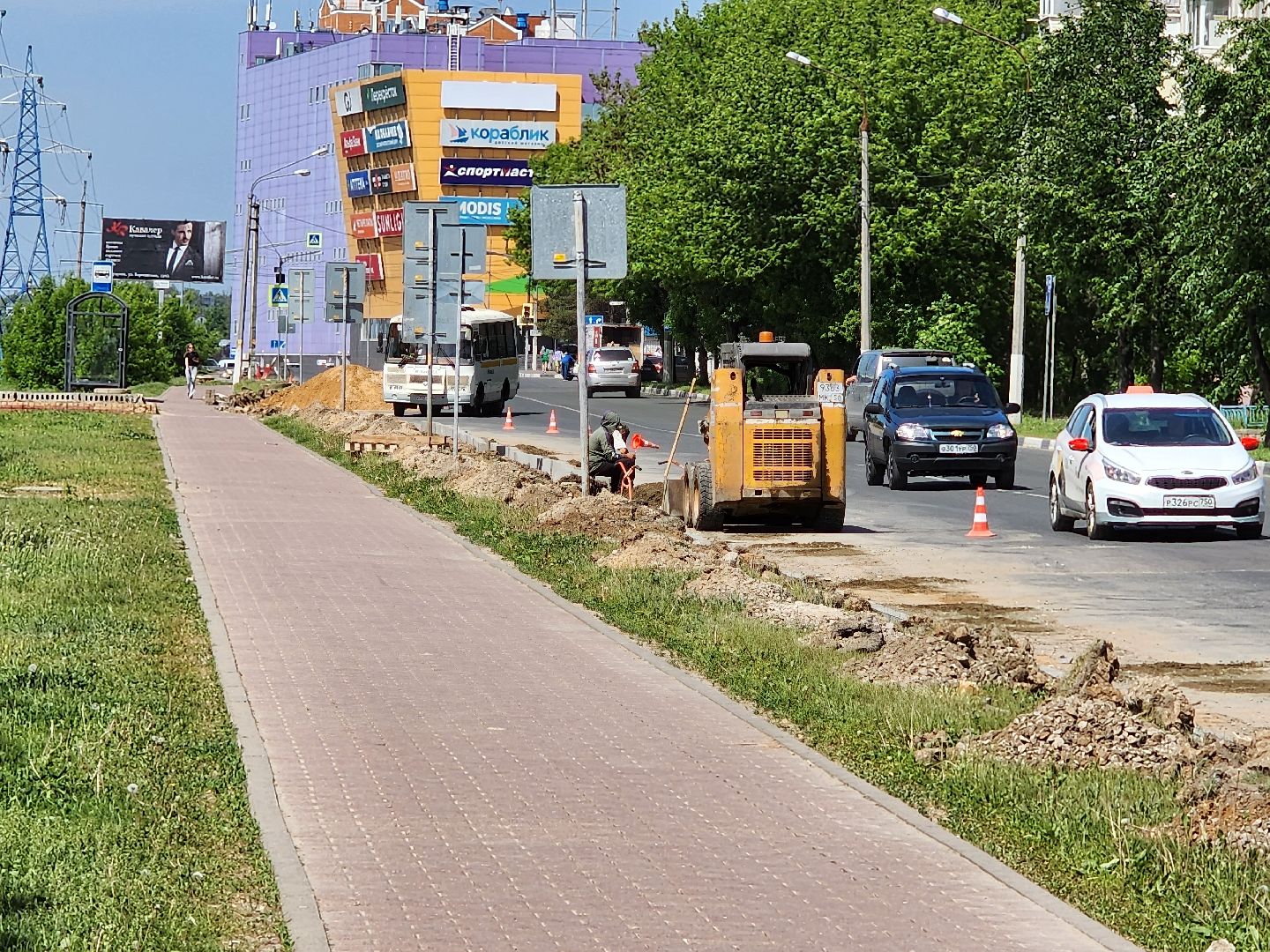 чехов, улица мира,  ремонт дороги, строительство тротуара, дорожные работы, парковки,  автостоянка, детская поликлиника, чеховская больница, госпрограмма московской области, благоустройство,