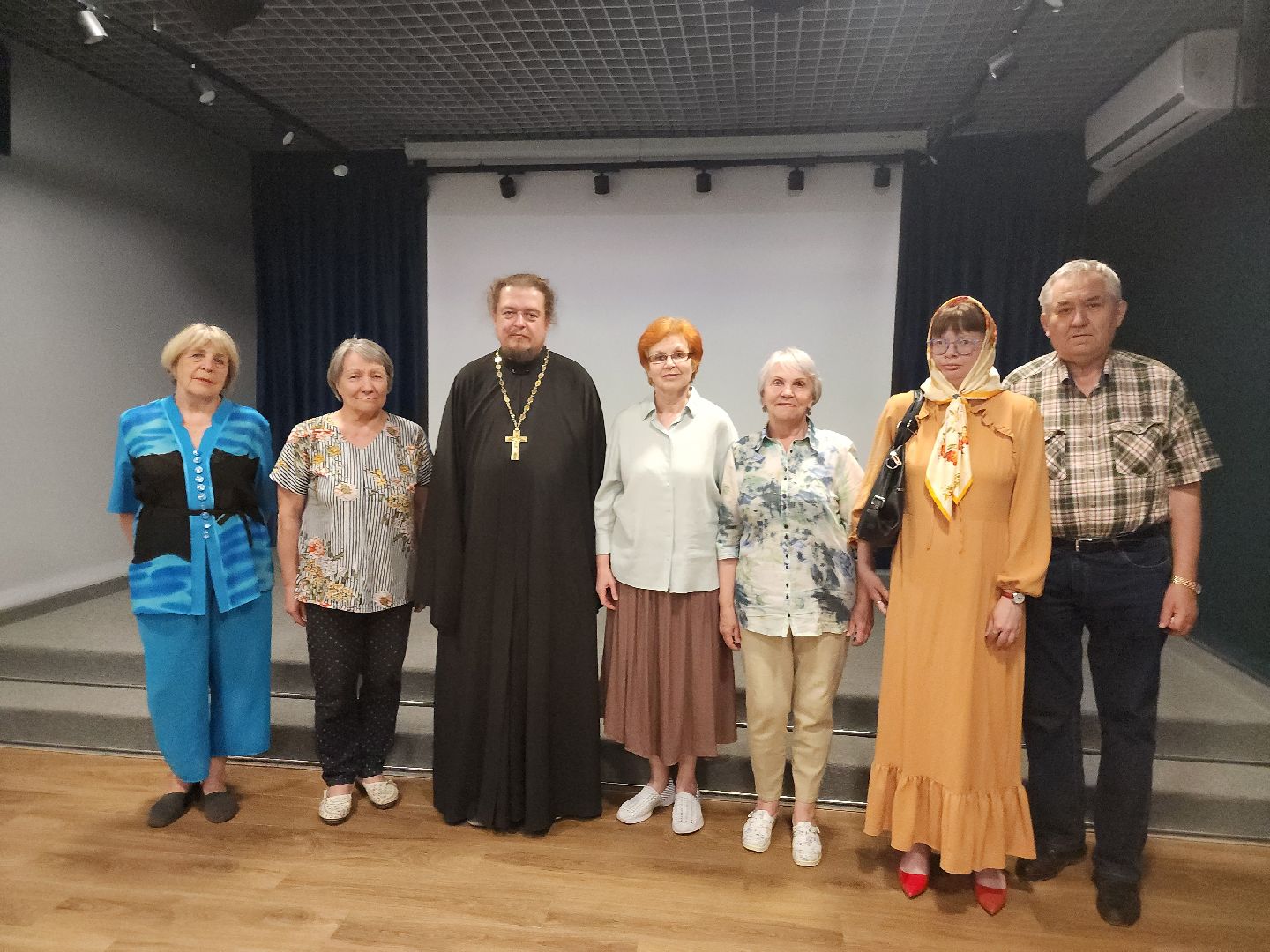 долгопрудный, екатерина дашкова, отец вячеслав осипов, долгопрудненское благочиние, лекторий,во славу росссии,