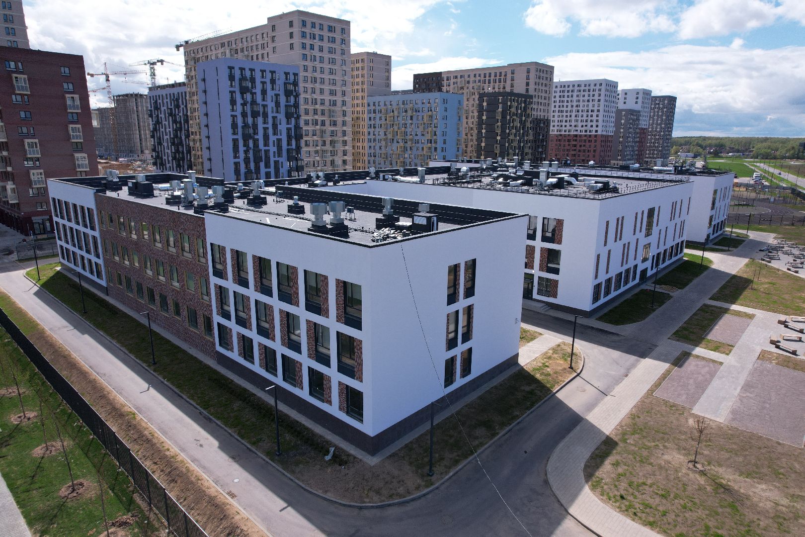 видео с коптера, школа в жк горки парк, школа в ленинском,