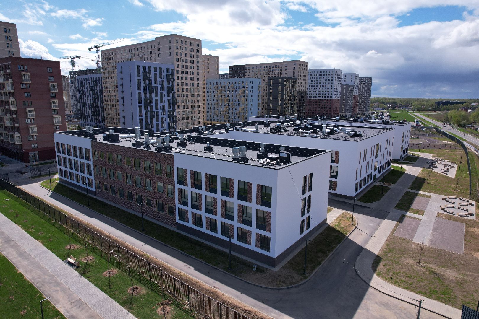 видео с коптера, школа в жк горки парк, школа в ленинском,