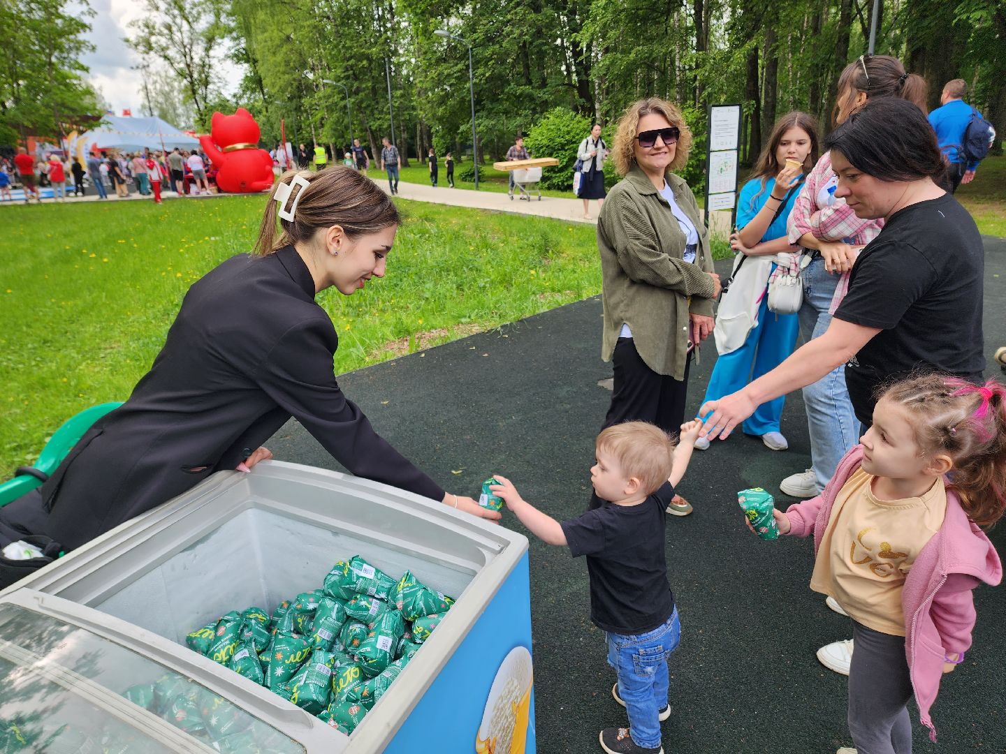 солнечногорск, дети, детство, праздник, мороженое ,