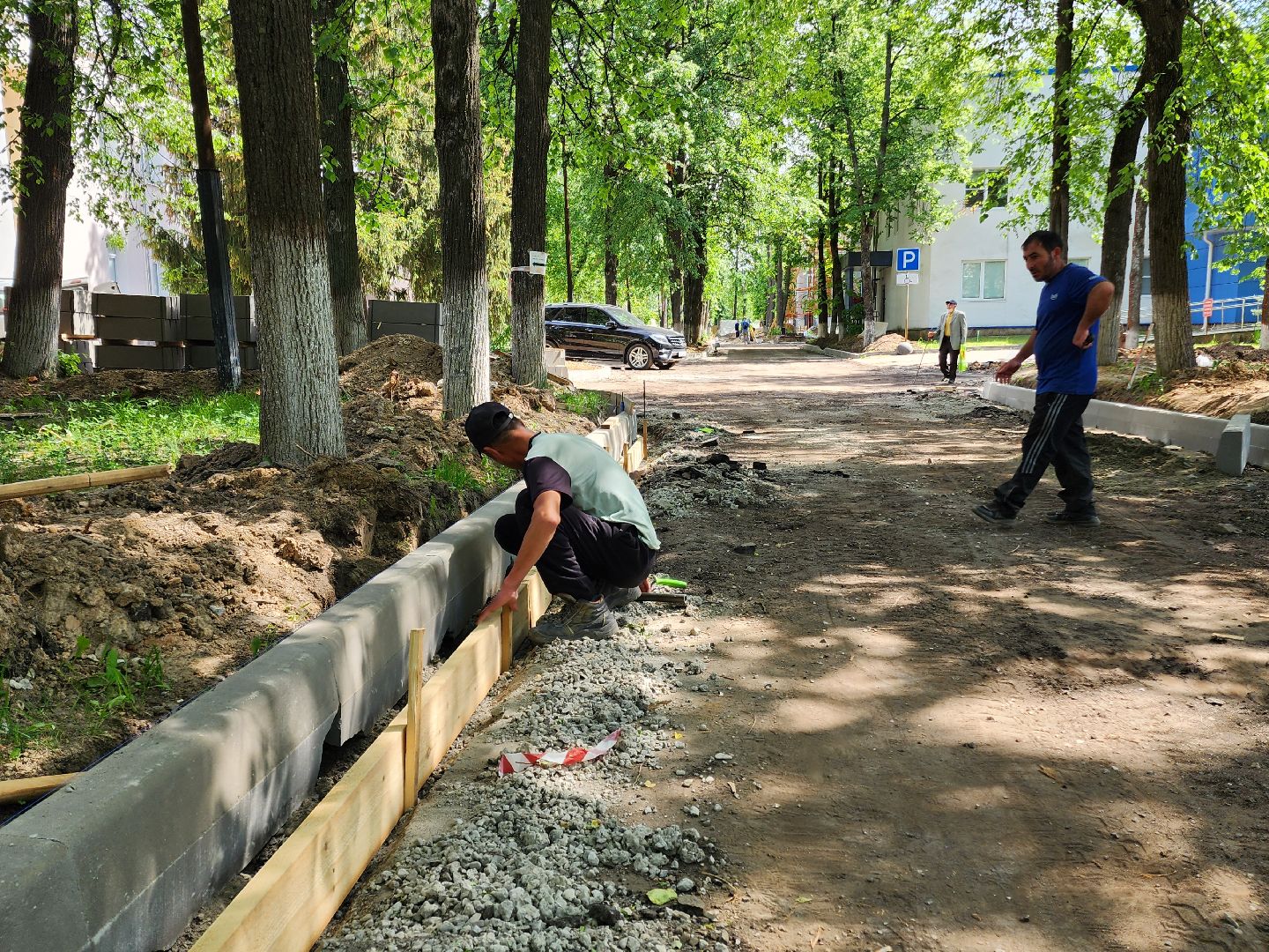чехов,  улица пионерская 2, чеховская больница, взрослая поликлиника, текущий ремонт,  благоустройство территории, дорожный ремонт, пешеходные дорожки, тротуары, ремонт проездов и проходов, фасадные работы, демонтажные работы, ремонт потолка,